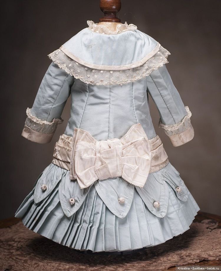 Идеи для пошива одежды,антикварных кукол,часть третья