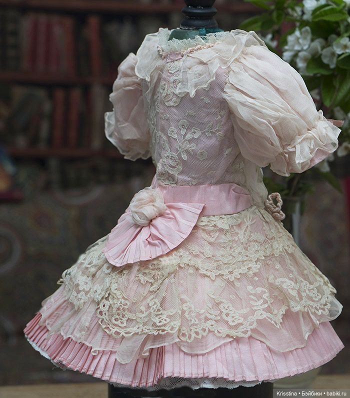 Идеи для пошива одежды,антикварных кукол