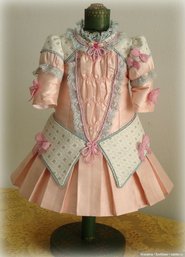 Идеи для пошива одежды,антикварных кукол
