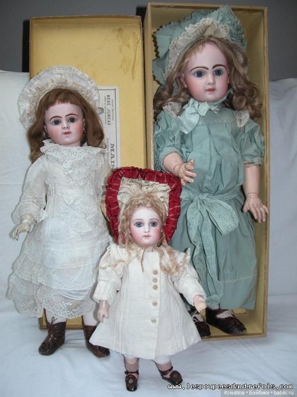 Наборы с антикварными аксессуарами и куклами