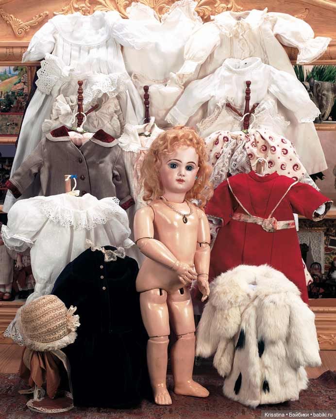 Наборы с антикварными аксессуарами и куклами