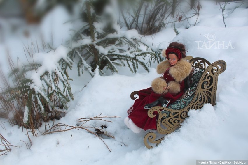 Зимняя прогулка Викторианской леди