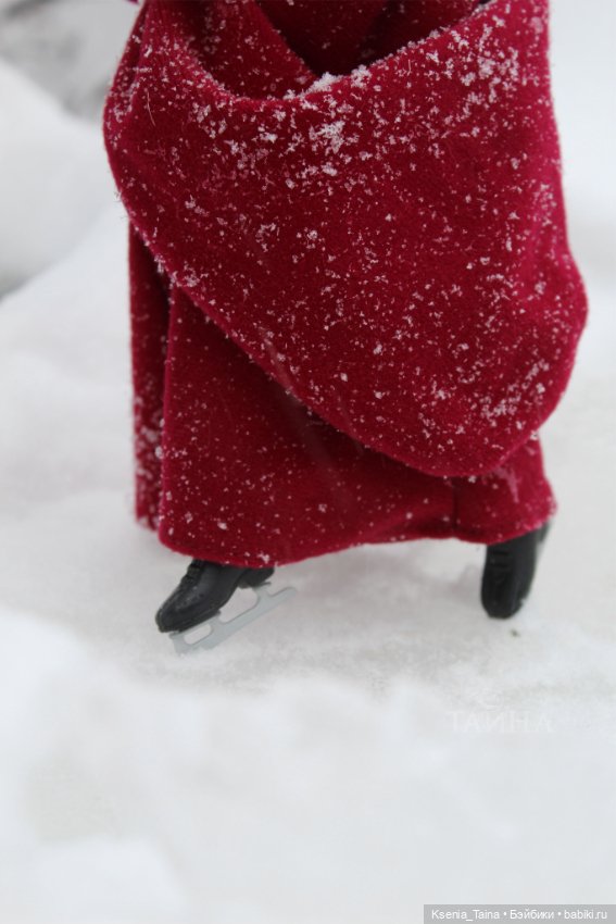 Зимняя прогулка Викторианской леди