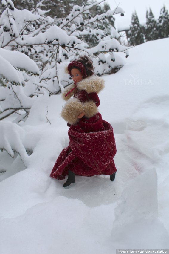 Зимняя прогулка Викторианской леди