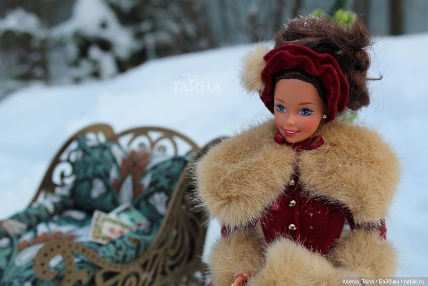 Зимняя прогулка Викторианской леди