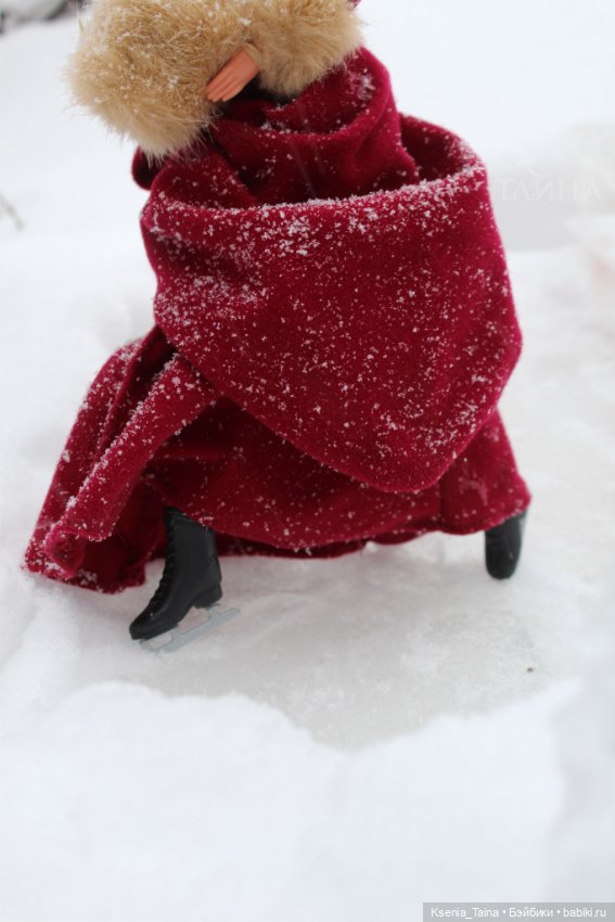 Зимняя прогулка Викторианской леди