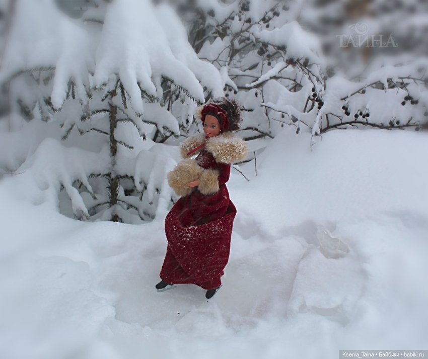 Зимняя прогулка Викторианской леди