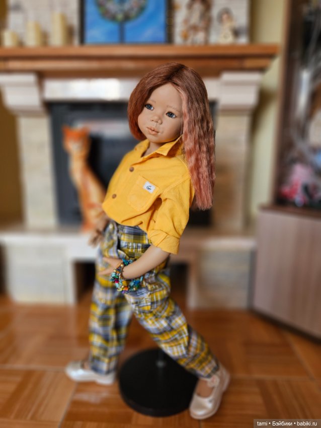 Девчонка рыжая, как маленькое солнце