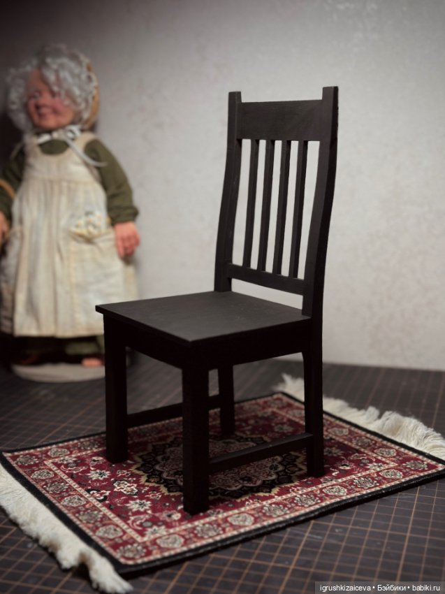 Стул для куклы классический
