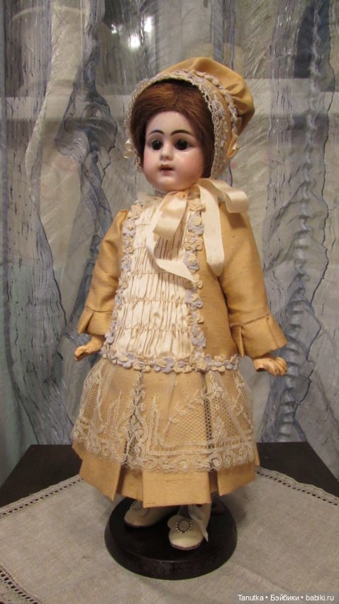 50 платьев или 12 лет с антикварными куклами