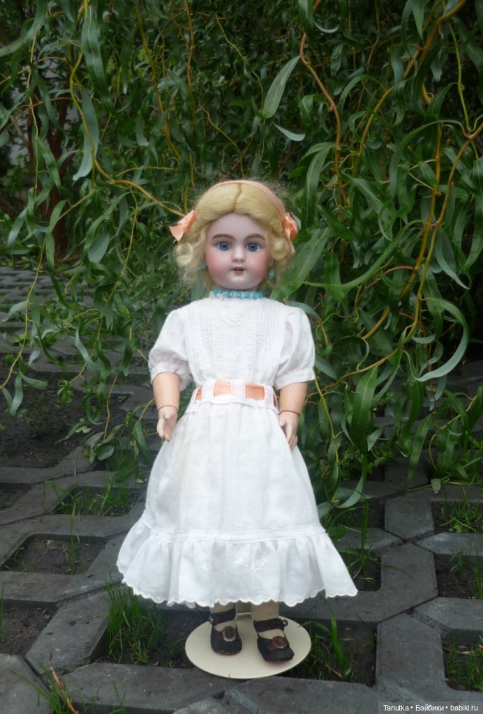 50 платьев или 12 лет с антикварными куклами (фото 8)