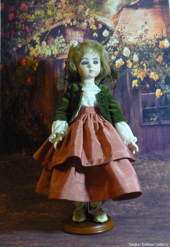 50 платьев или 12 лет с антикварными куклами