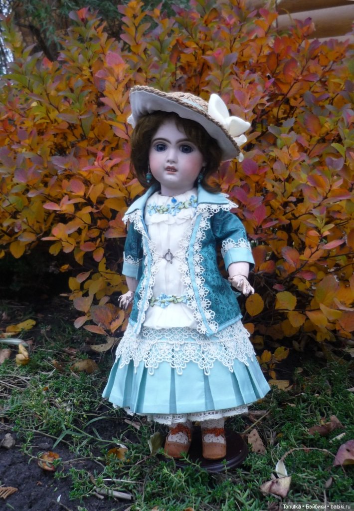 50 платьев или 12 лет с антикварными куклами