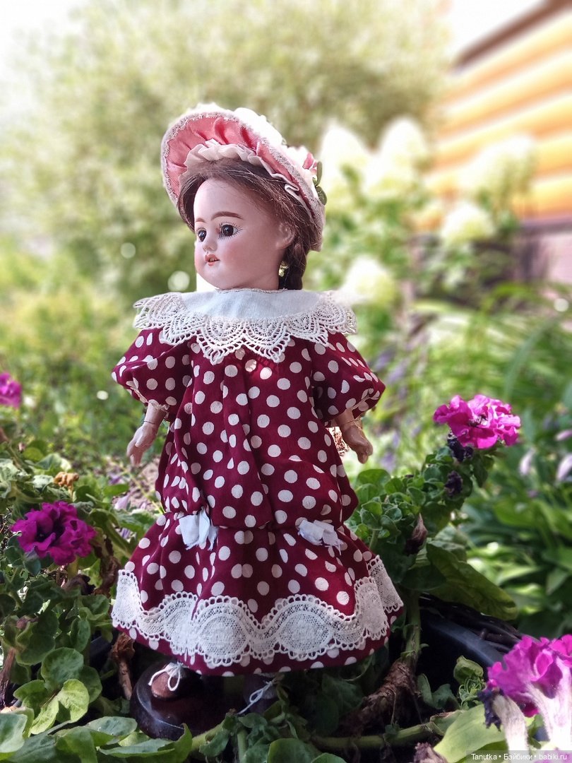 50 платьев или 12 лет с антикварными куклами