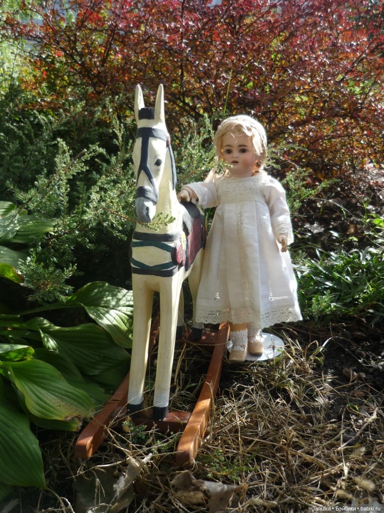 50 платьев или 12 лет с антикварными куклами