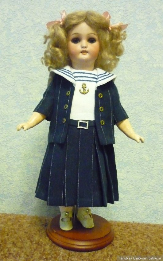 50 платьев или 12 лет с антикварными куклами