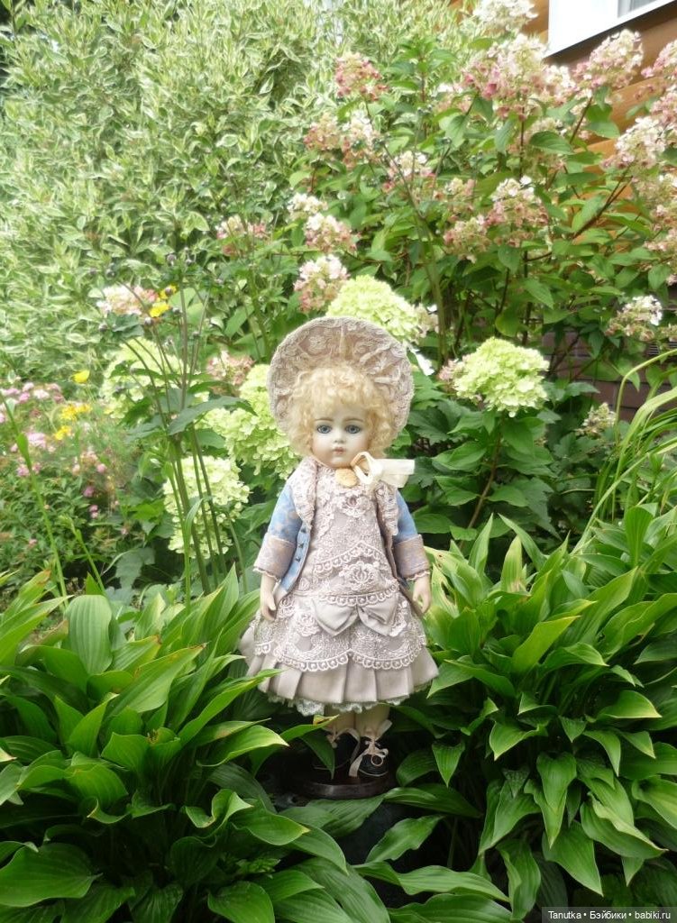 50 платьев или 12 лет с антикварными куклами (фото 2)