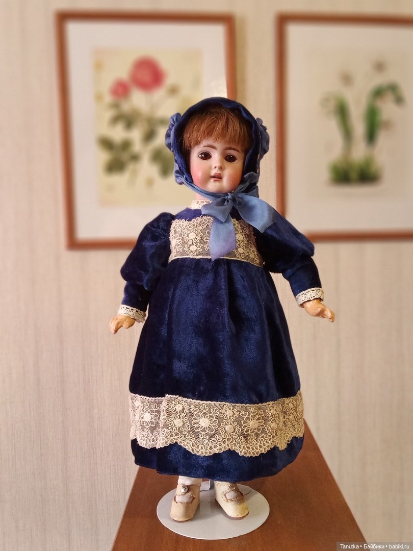 50 платьев или 12 лет с антикварными куклами