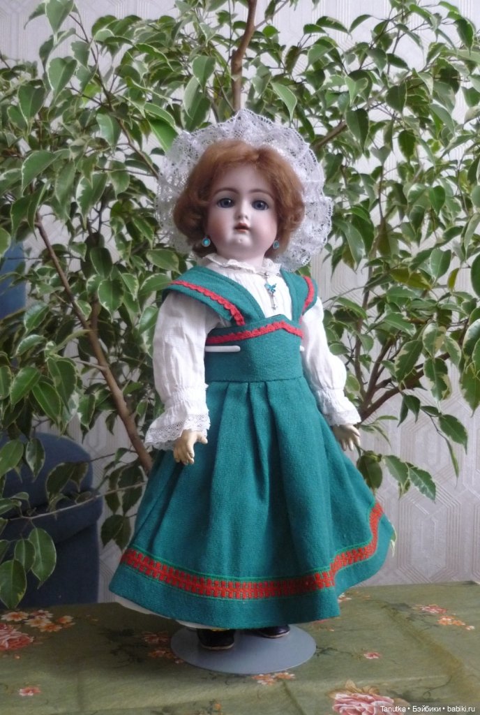 50 платьев или 12 лет с антикварными куклами