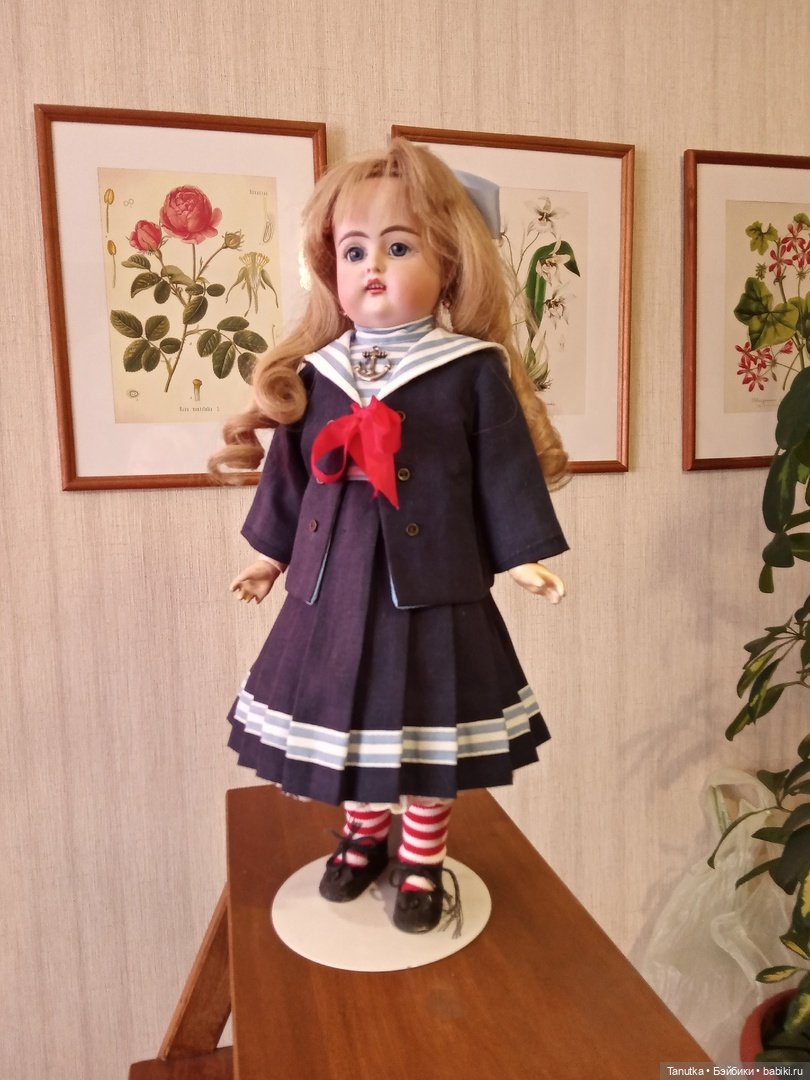 50 платьев или 12 лет с антикварными куклами