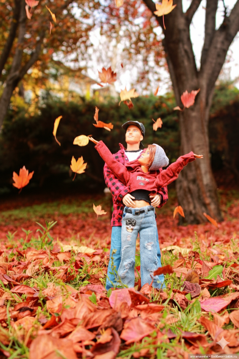 Саша и Женя. Прогулка в осеннем парке