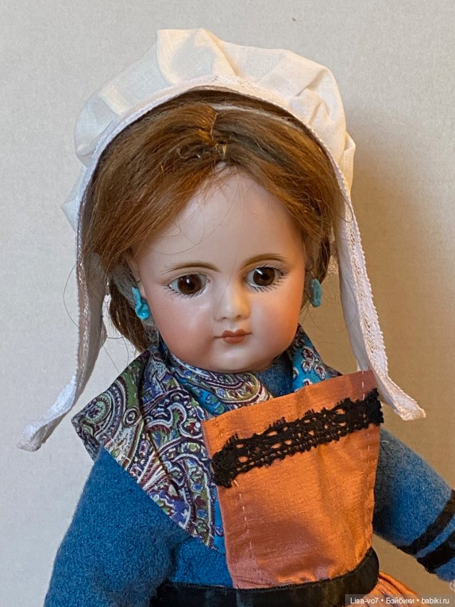 Региональный костюм Нормандии для антикварной куклы (фото 4)