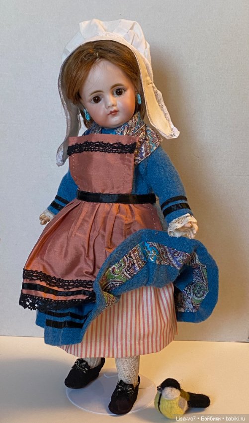 Региональный костюм Нормандии для антикварной куклы (фото 7)
