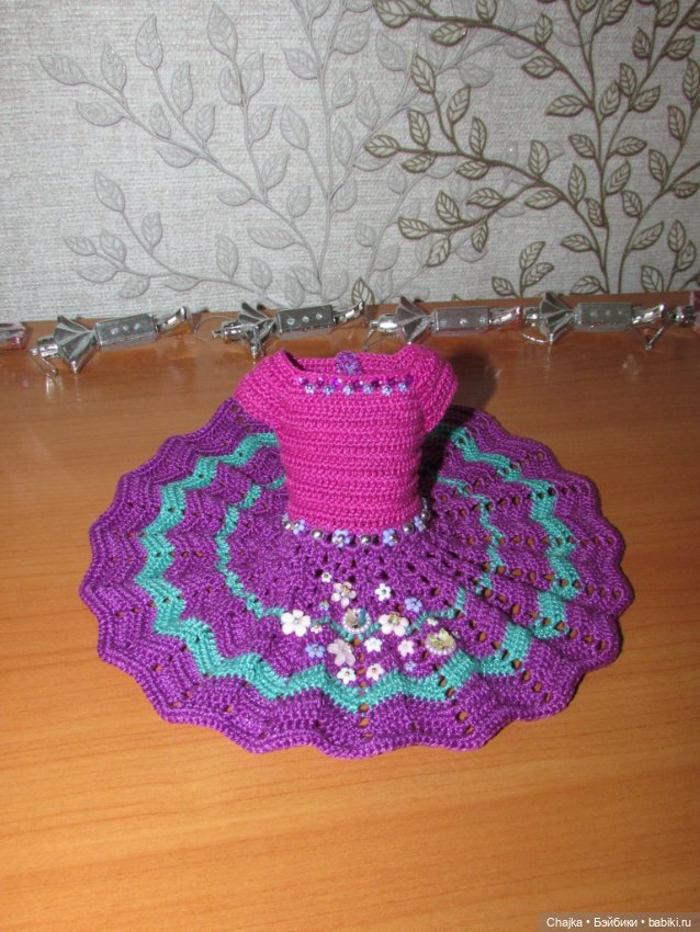 Авторское вязаное платье на кукол Хейди Плюсчок 26 см - Heidi Plusczok 26 см