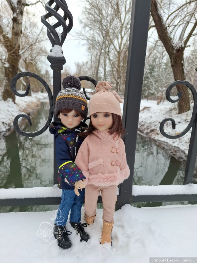 Знакомство — Куклы Ruby Red (Руби Ред) Fashion Friends: Siblies (фото 3)