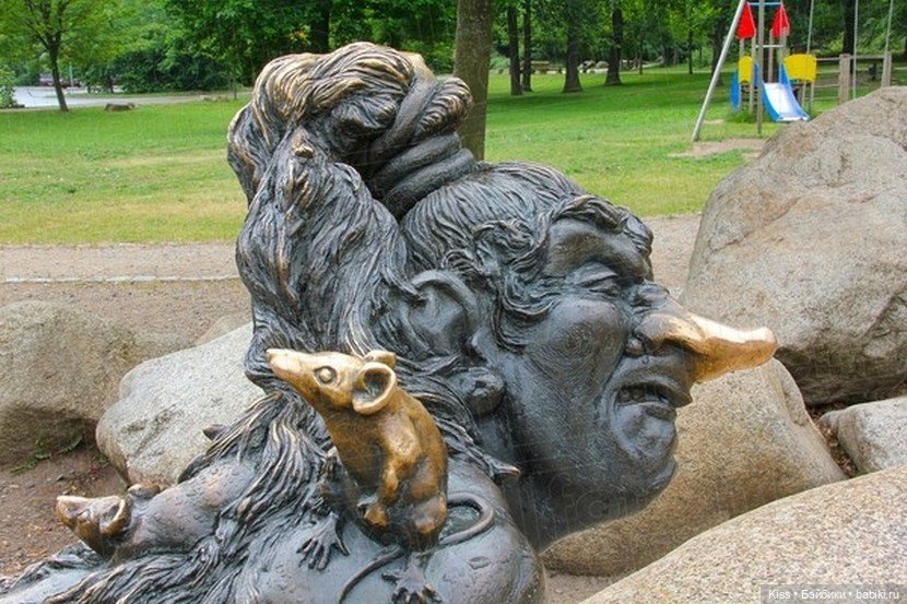 Памятник ведьме -Германия, Гарц (фото 3)