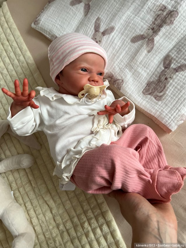 Малышка Gracie Mae open eyes