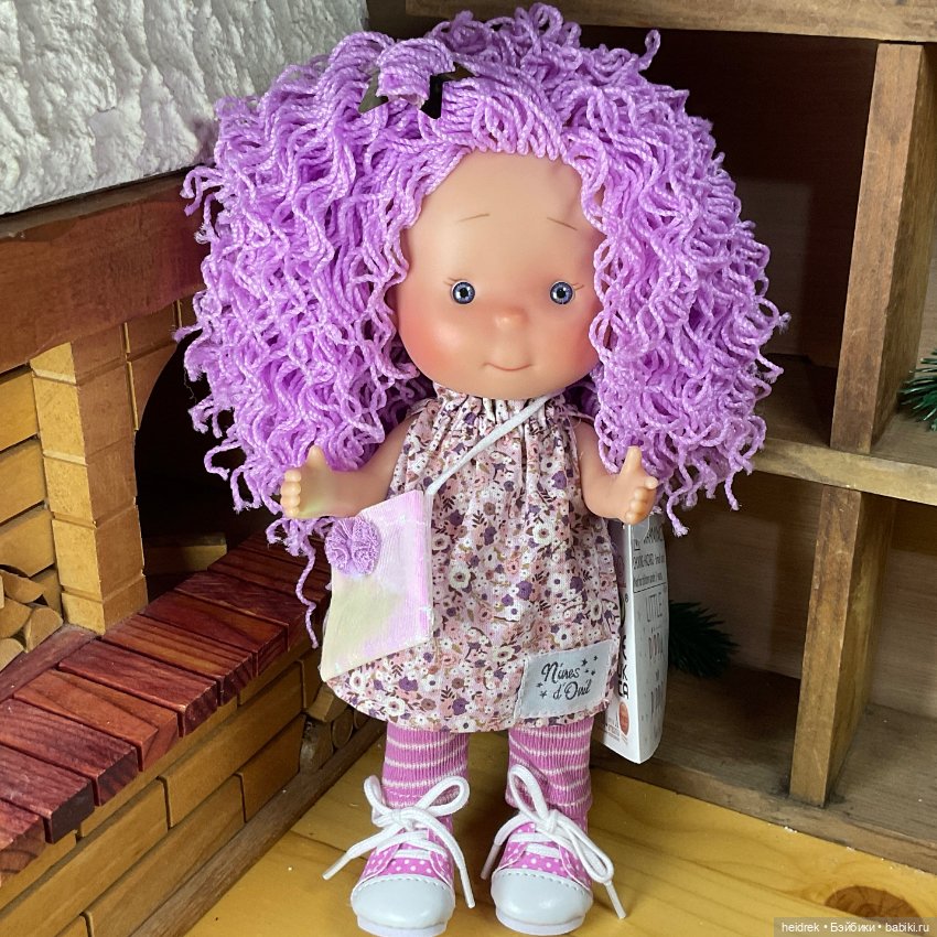 Кукла Little Pippa 23 см: Маленькая Пиппа с волосами фиолетовыми нитками (фото 8)