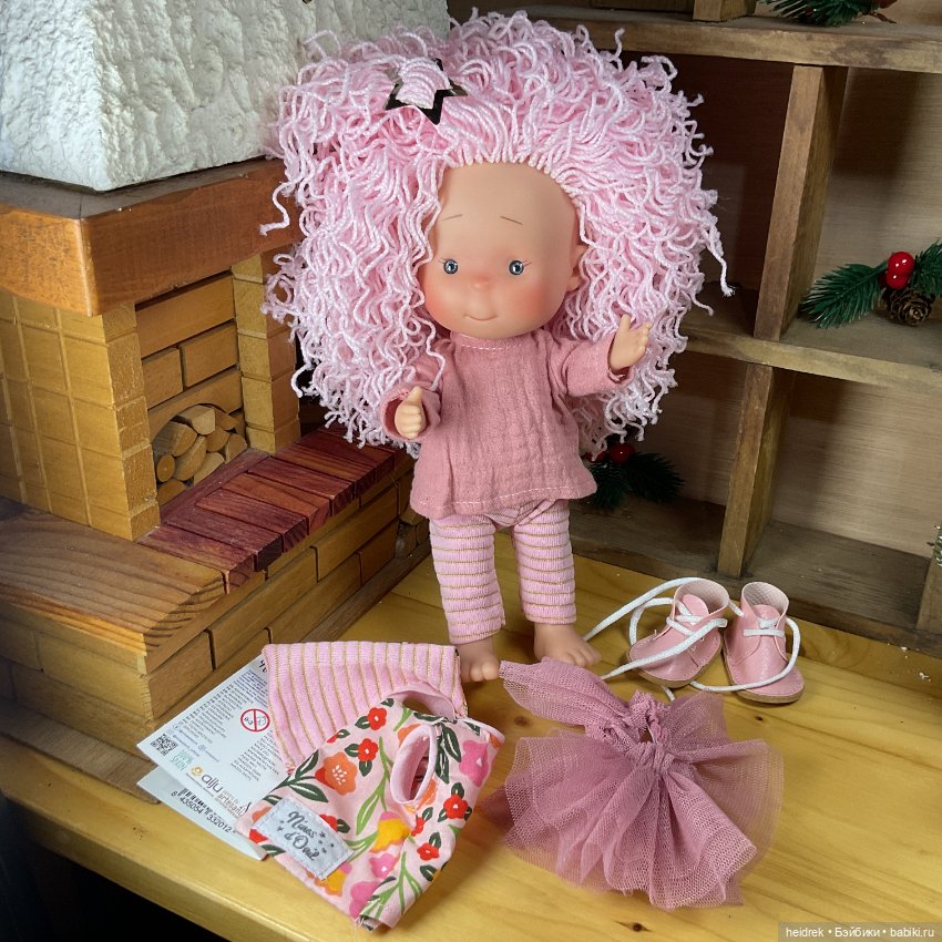 Кукла Little Pippa 23: Маленькая Пиппа с розовыми шерстяными волосами (фото 9)