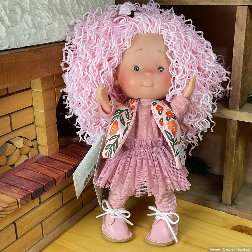 Кукла Little Pippa 23: Маленькая Пиппа с розовыми шерстяными волосами (фото 5)