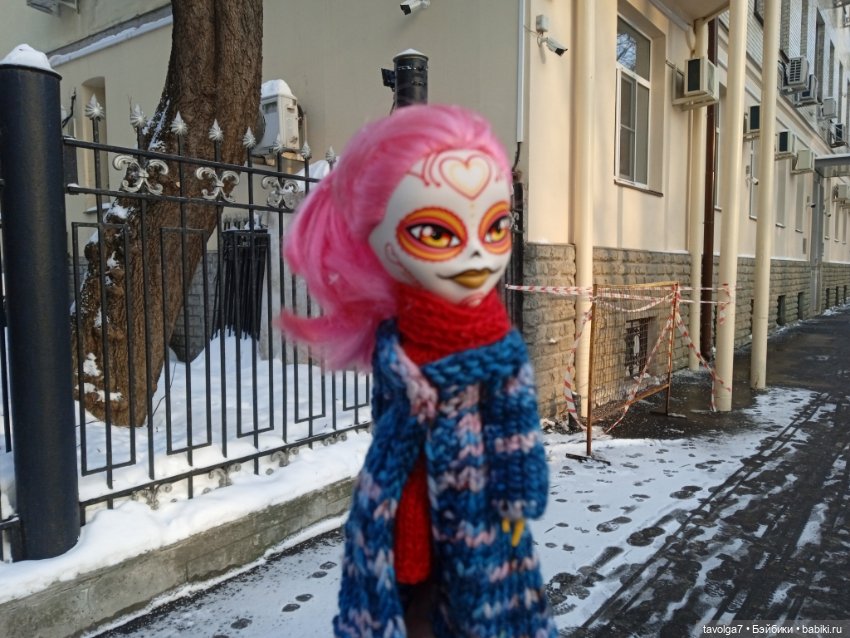 Catrinas Underworld Пинки в зимней Москве