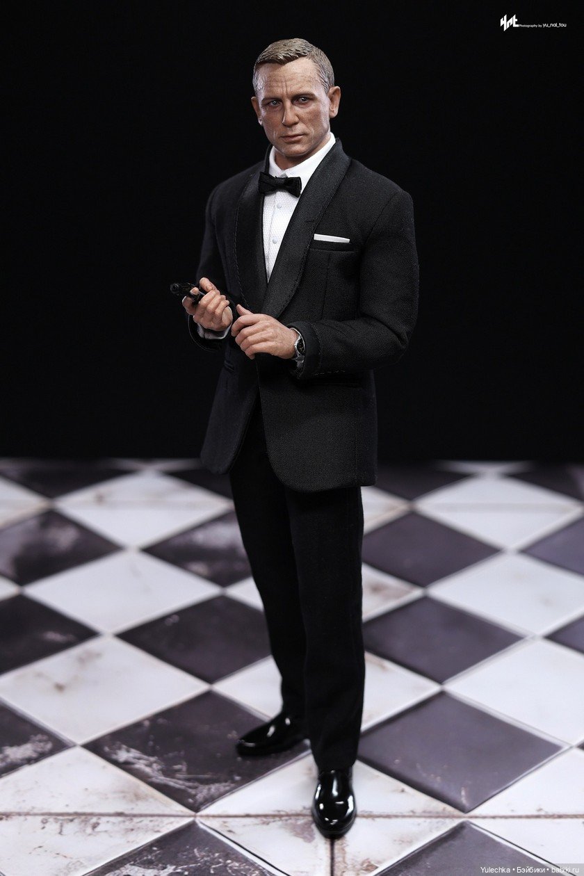 Джеймс Бонд - Hot Toys — Коллекционные фигурки Hot Toys (Хот Тойс) 1:6: фото (фото 2)