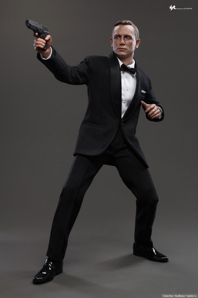Джеймс Бонд - Hot Toys — Коллекционные фигурки Hot Toys (Хот Тойс) 1:6: фото (фото 5)