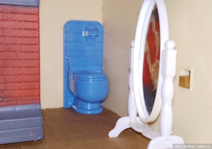 Динозавры в доме Сильвани Фемили)