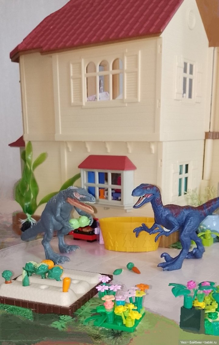 Динозавры в доме Сильвани Фемили)