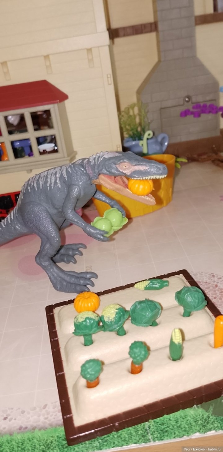 Динозавры в доме Сильвани Фемили)