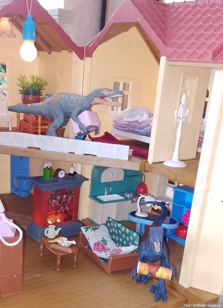 Динозавры в доме Сильвани Фемили)