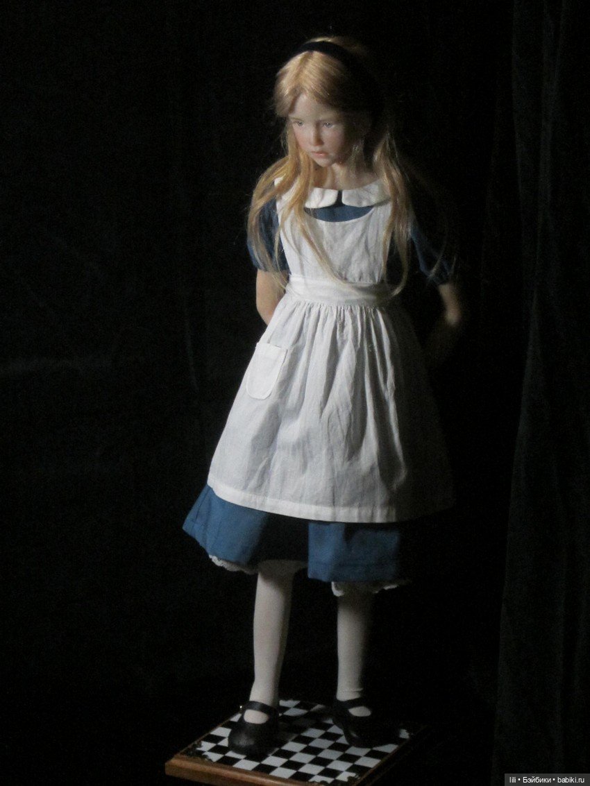 Зеркало души в церните: магический реализм кукол Лауры Скаттолини