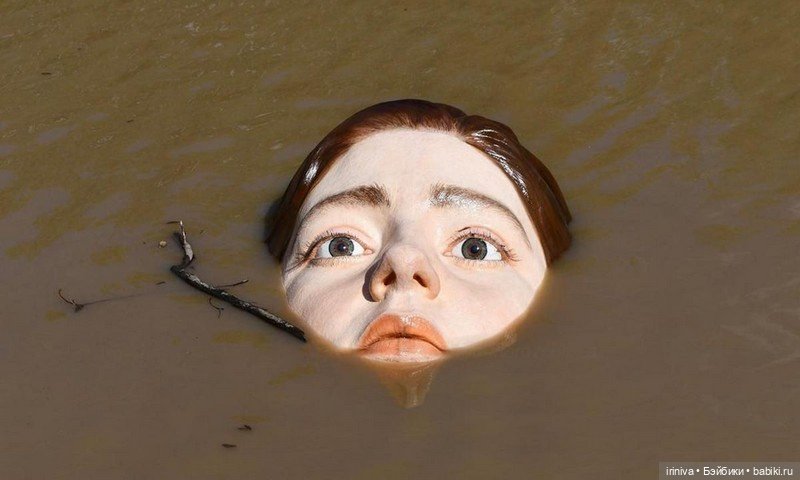 «Тонущая девушка» в Бильбао: Искусство, которое заставляет замереть от страха (фото 4)