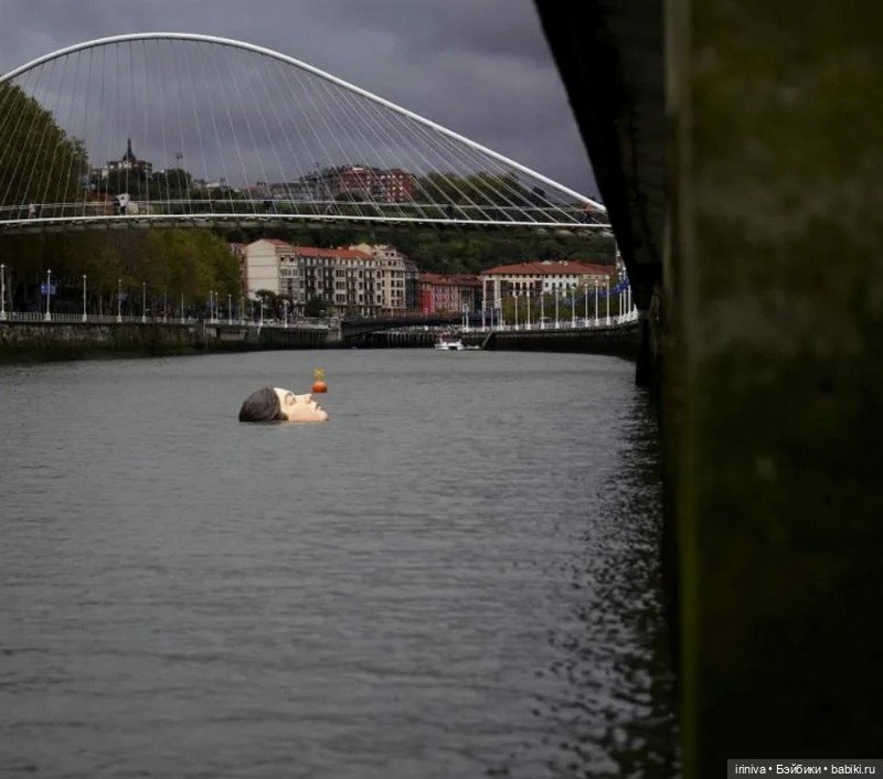 «Тонущая девушка» в Бильбао: Искусство, которое заставляет замереть от страха (фото 6)