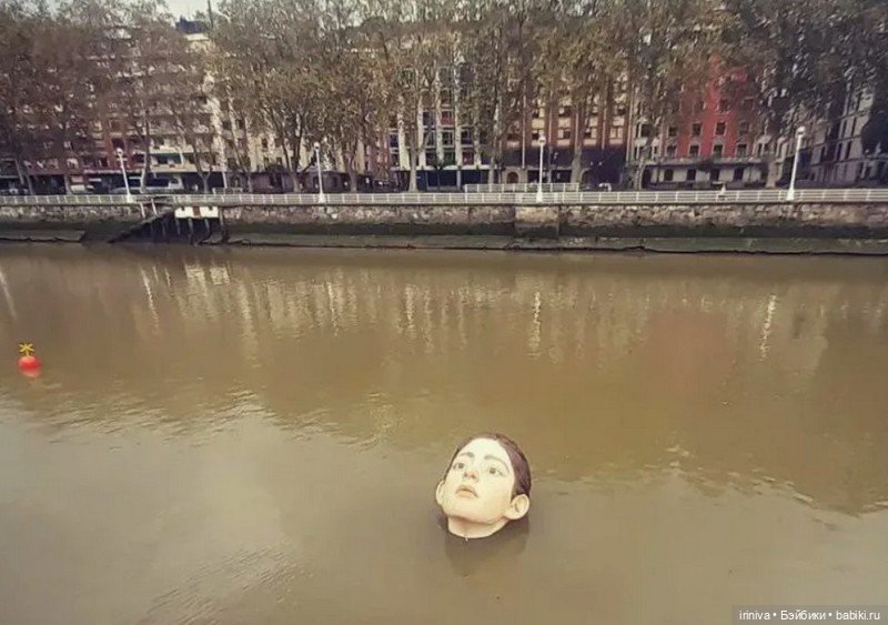 «Тонущая девушка» в Бильбао: Искусство, которое заставляет замереть от страха (фото 2)
