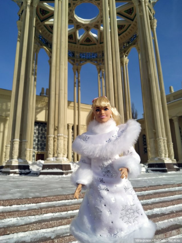 Марго Робби — Куклы Barbie (Барби): Looks (фото 6)