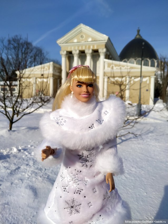 Марго Робби — Куклы Barbie (Барби): Looks (фото 9)