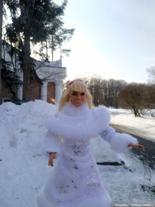 Марго Робби — Куклы Barbie (Барби): Looks