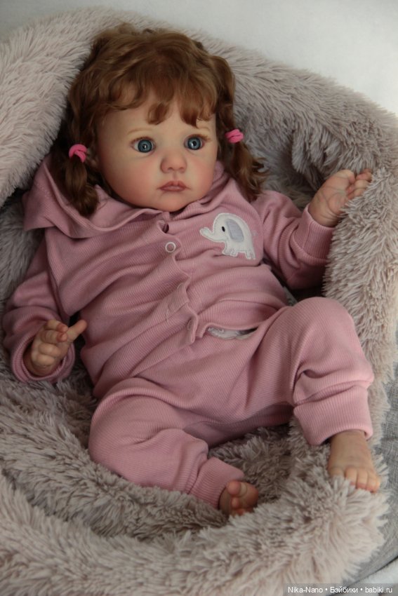 Малышка из молдика Kobi скульптора Karola Wegerich