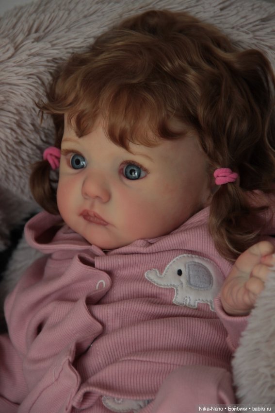 Малышка из молдика Kobi скульптора Karola Wegerich